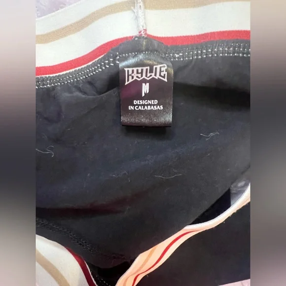 🌟 Kylie Era Relic – Collector’s Item 🌟 Kylie Jenner “Designed in Calabasas” Set - Picture 7 of 10